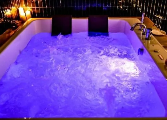Miluar Luxury B&B - Vanvitelli Napoli 0*,  Italia