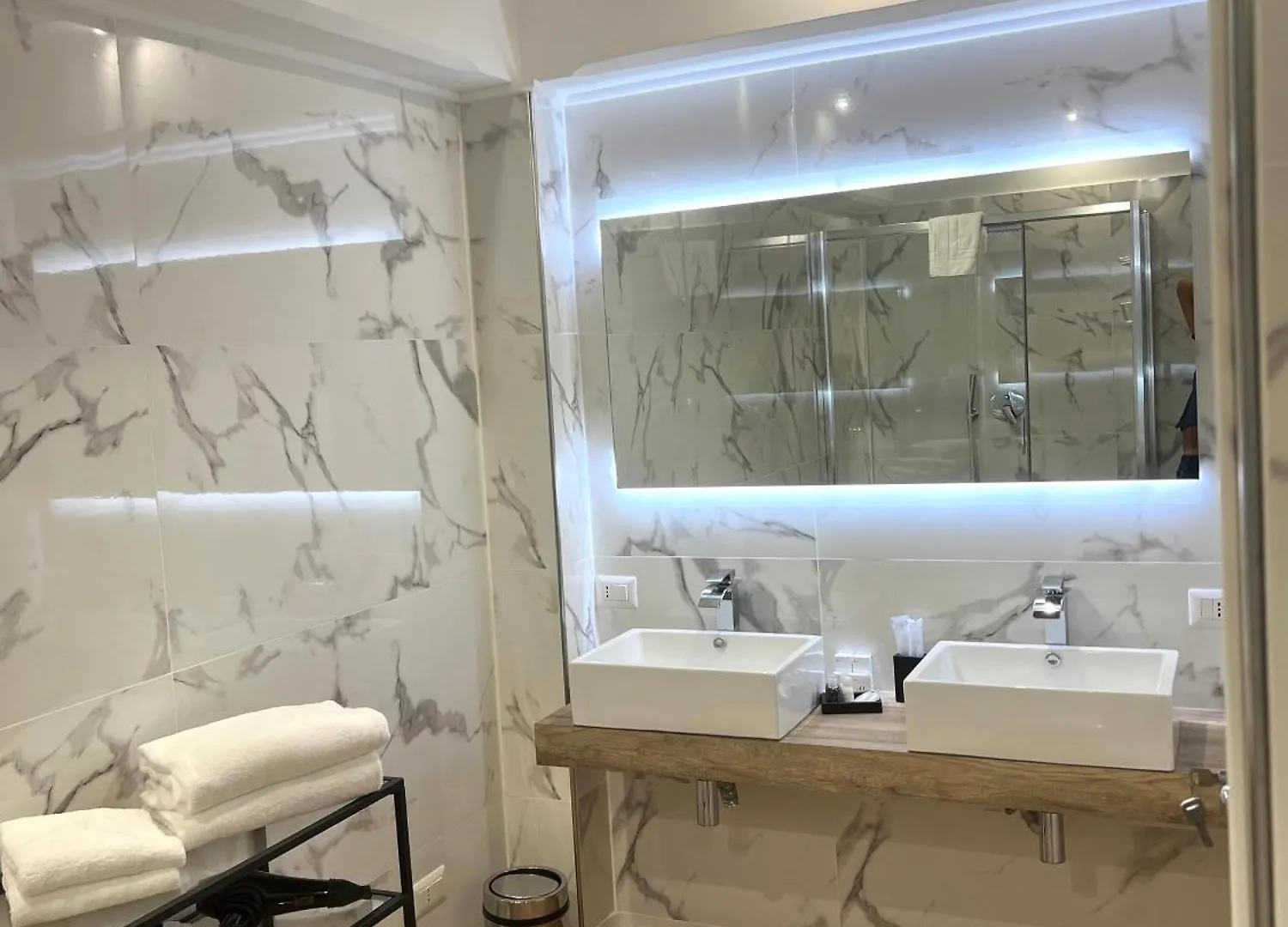 Miluar Luxury B&B - Vanvitelli Napoli 0*,  Italia
